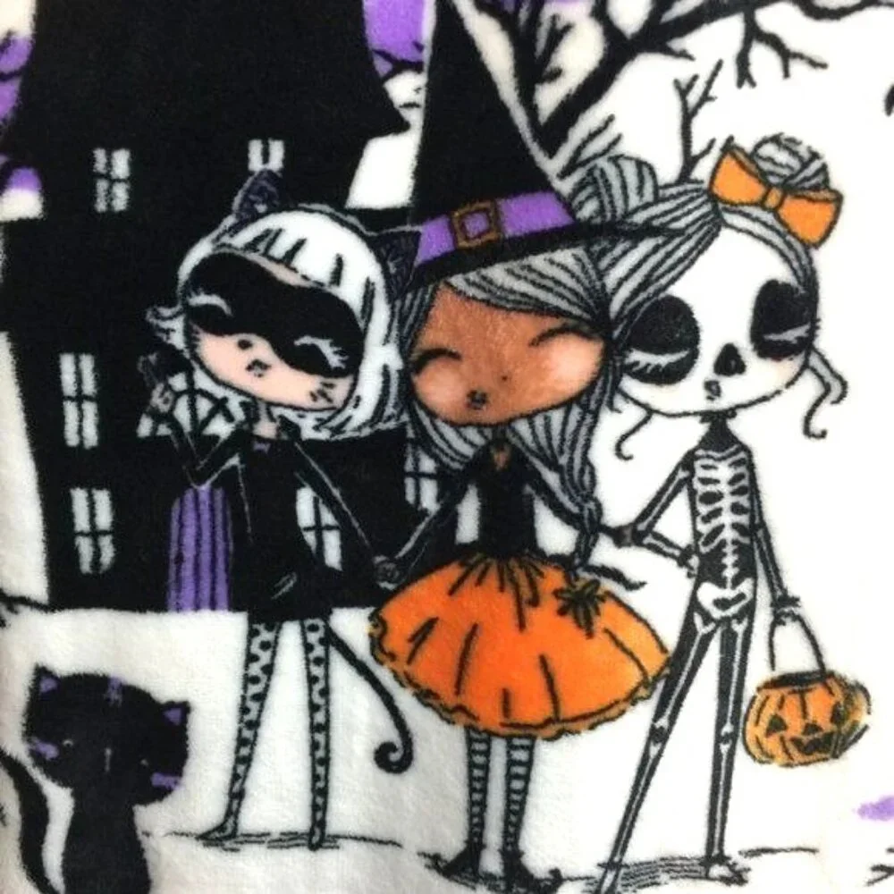Cynthia Rowley CURIOUS Kids Plush Halloween Throw Blanket 50